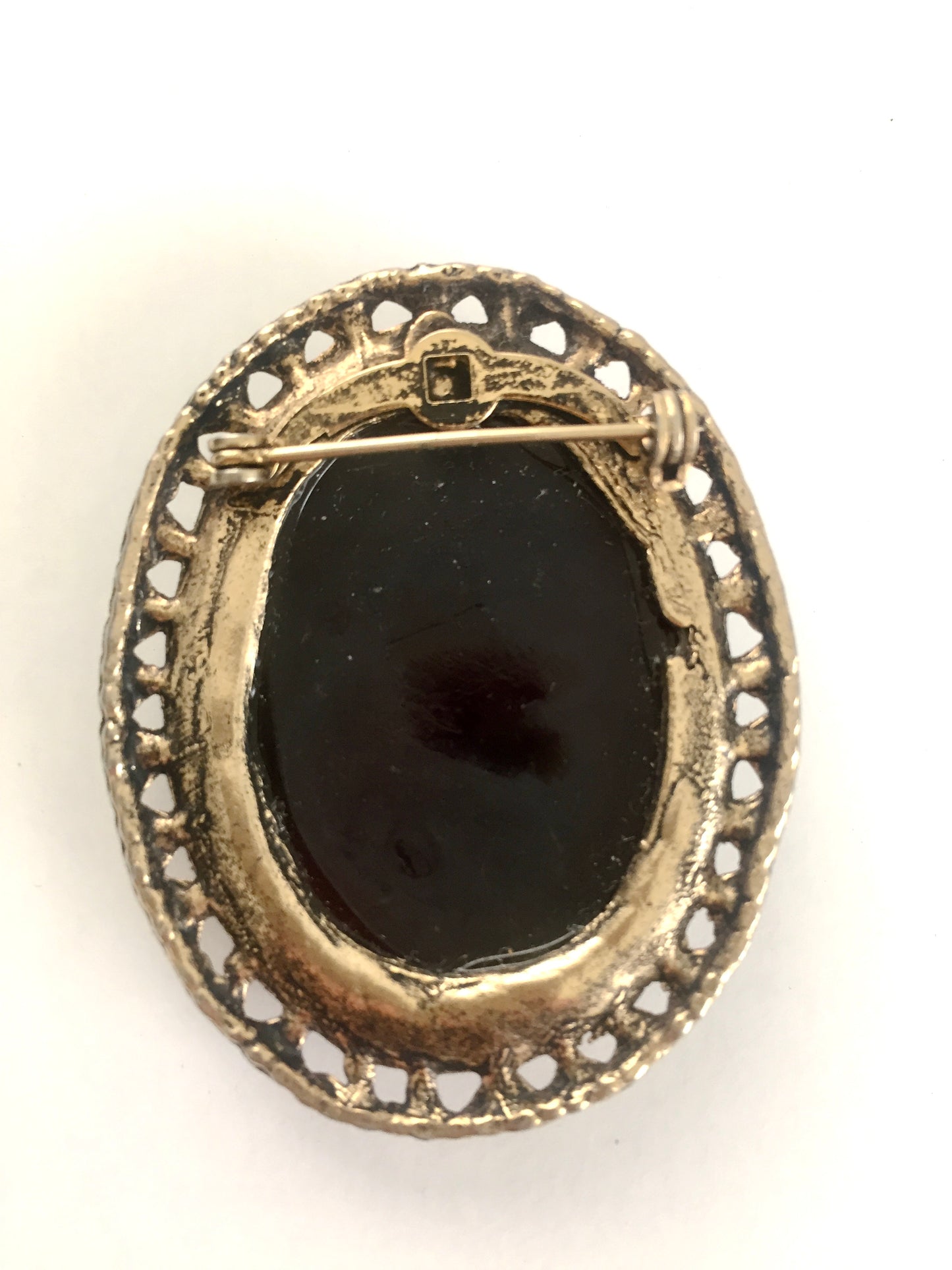 Vintage Glass Cameo Brooch