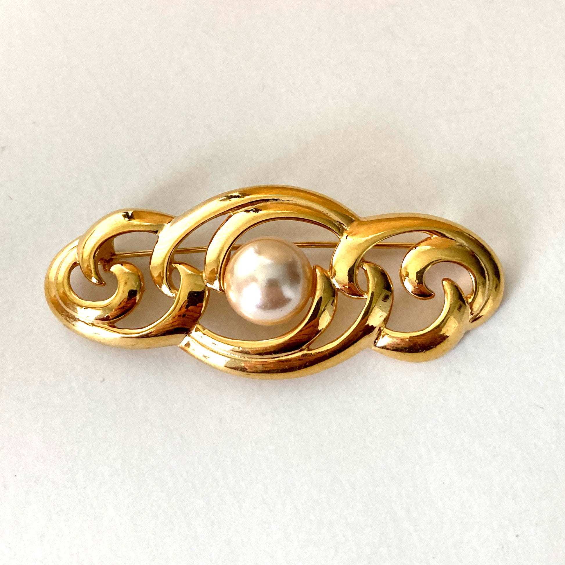 Napier Goldtone Brooch w/ Center Pearl