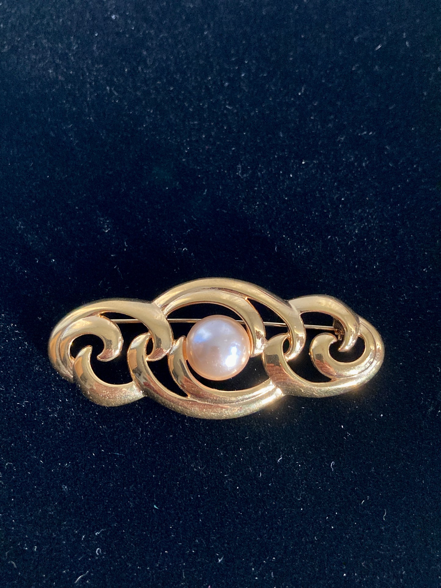 Napier Goldtone Brooch w/ Center Pearl