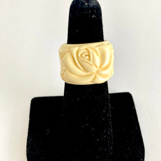 Wide Band Molded Roses Lucite Ring