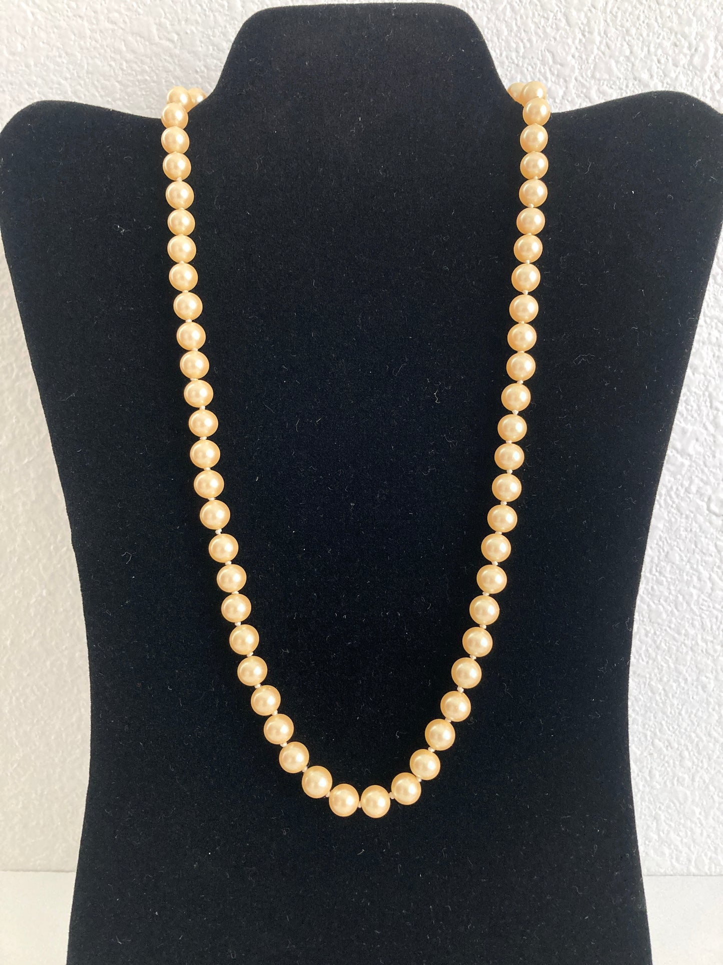 Lustrous Vintage Pearl Necklace with Sterling Clasp 22"