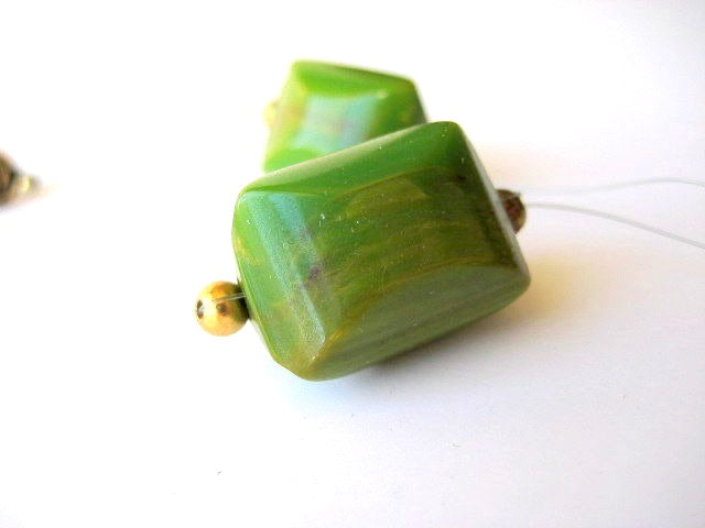 Bakelite Floating Illusion Necklace in Green and Gold